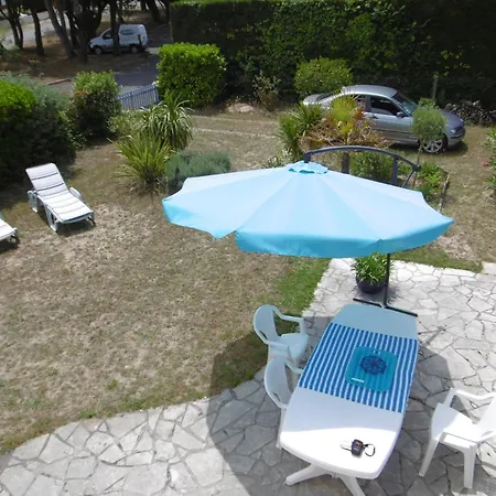 Maison Confortable Pour 8 Pers. A Barbatre, Pres De La - Fr-1-823-97 Feriehus